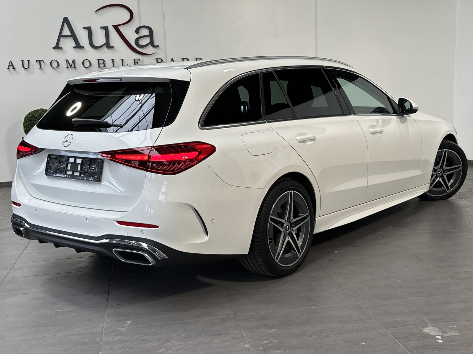Fahrzeugabbildung Mercedes-Benz C 220d T 4M AMG-Line NAV+LED+ACC+360°+STANDHEIZU