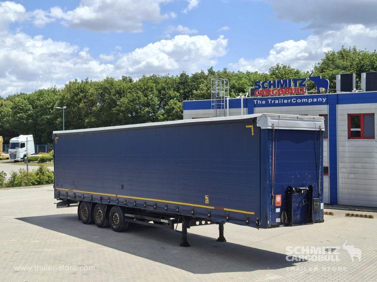 Kögel Curtainsider Mega
