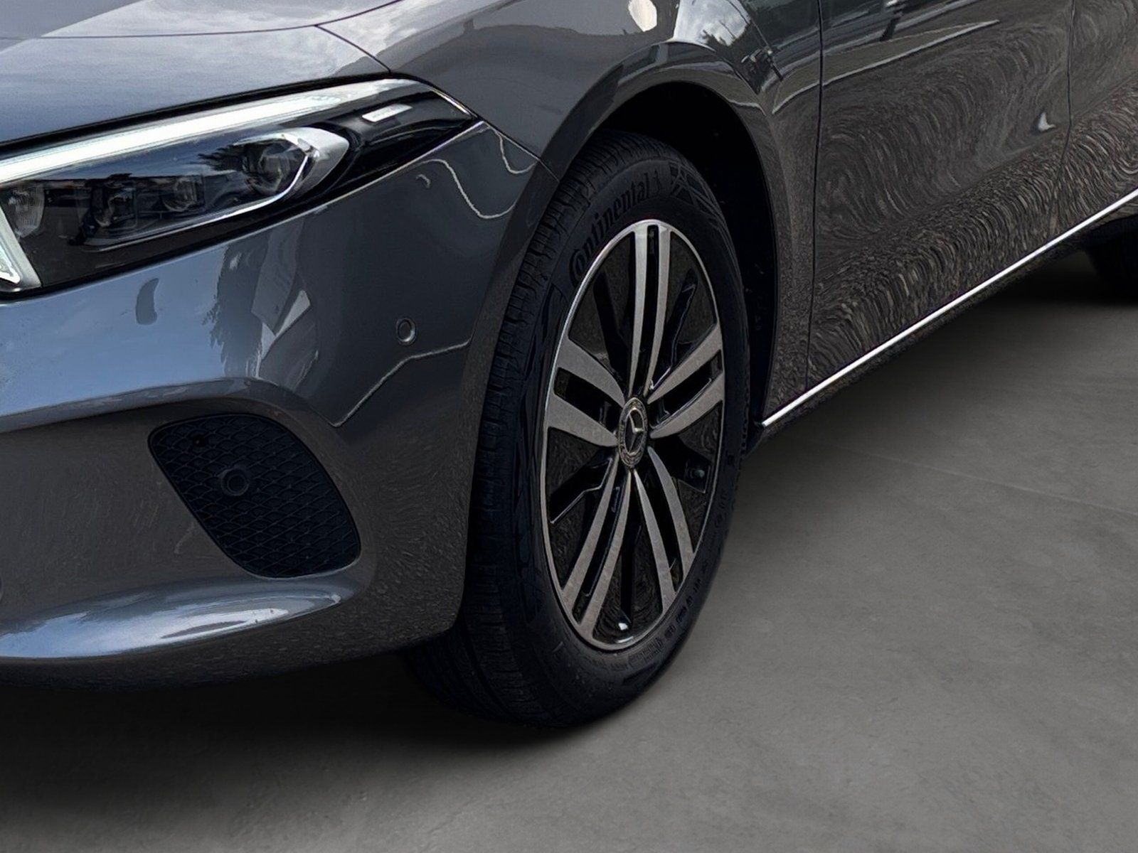 Fahrzeugabbildung Mercedes-Benz A 250 e Progressive*Pano*MultBeam*Distronic*360*