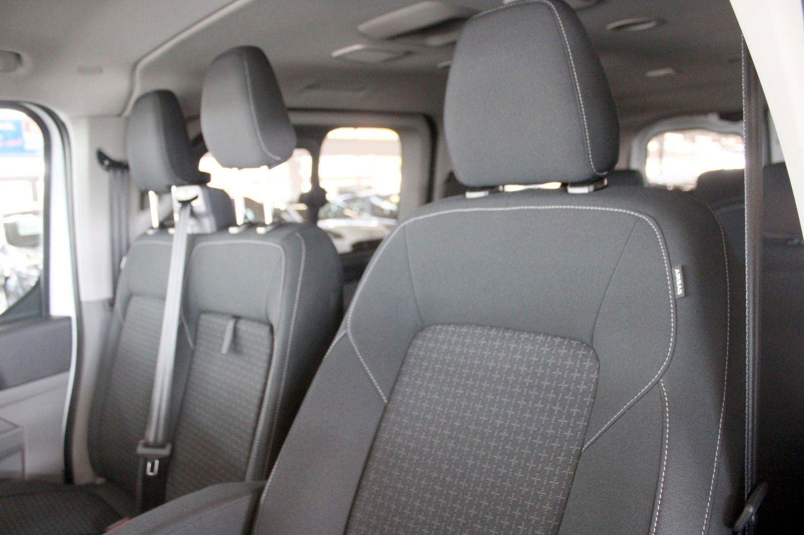 Fahrzeugabbildung Ford E-Transit Custom L1 TREND 9-Sitze AHK NAVI GJR