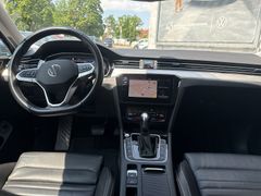 Fahrzeugabbildung Volkswagen Passat Variant 1.5 TSI DSG Elegance AHK MATRIX L