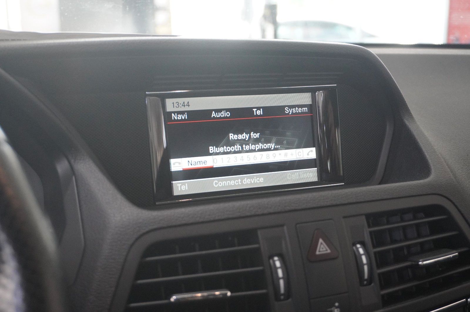 Fahrzeugabbildung Mercedes-Benz E 200 COUPE AVAMTGRADE NAVI/SHZ/SPORT/PDC/TEMP.
