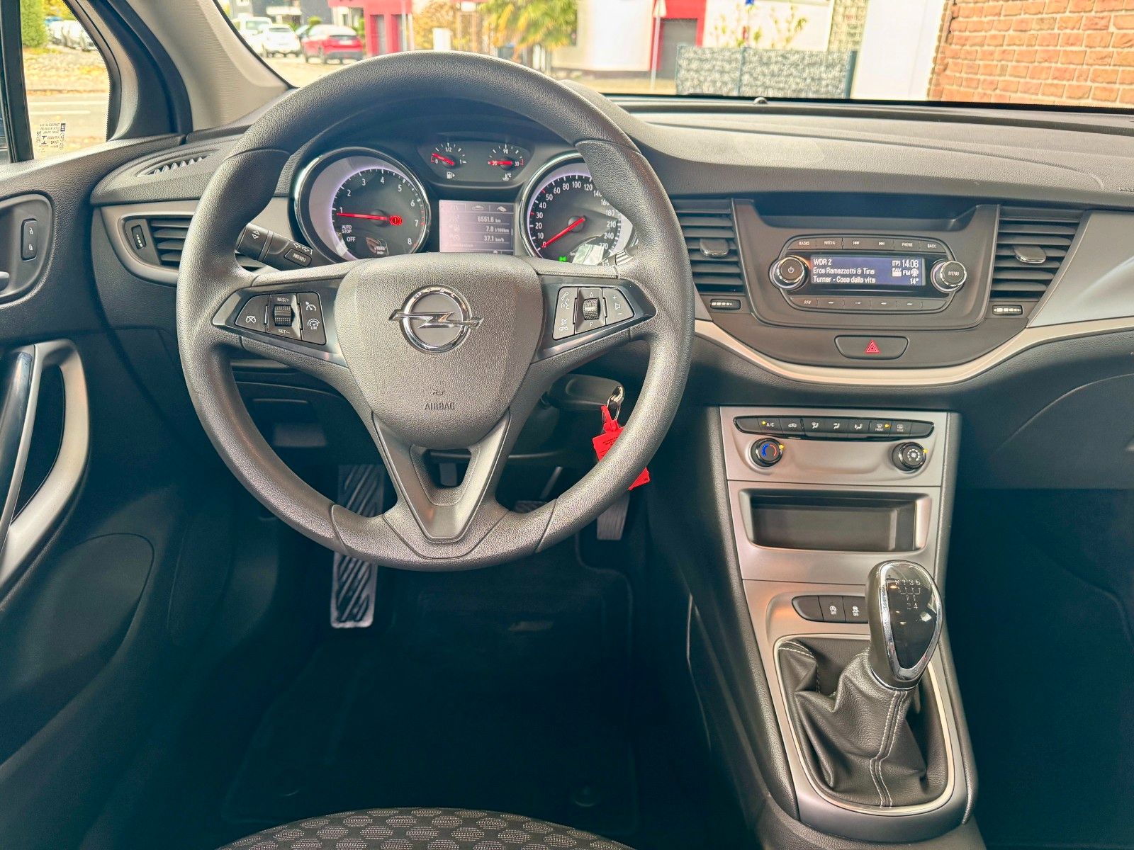 Fahrzeugabbildung Opel Astra K Lim. Selection Klima/Bluetooth/PDC