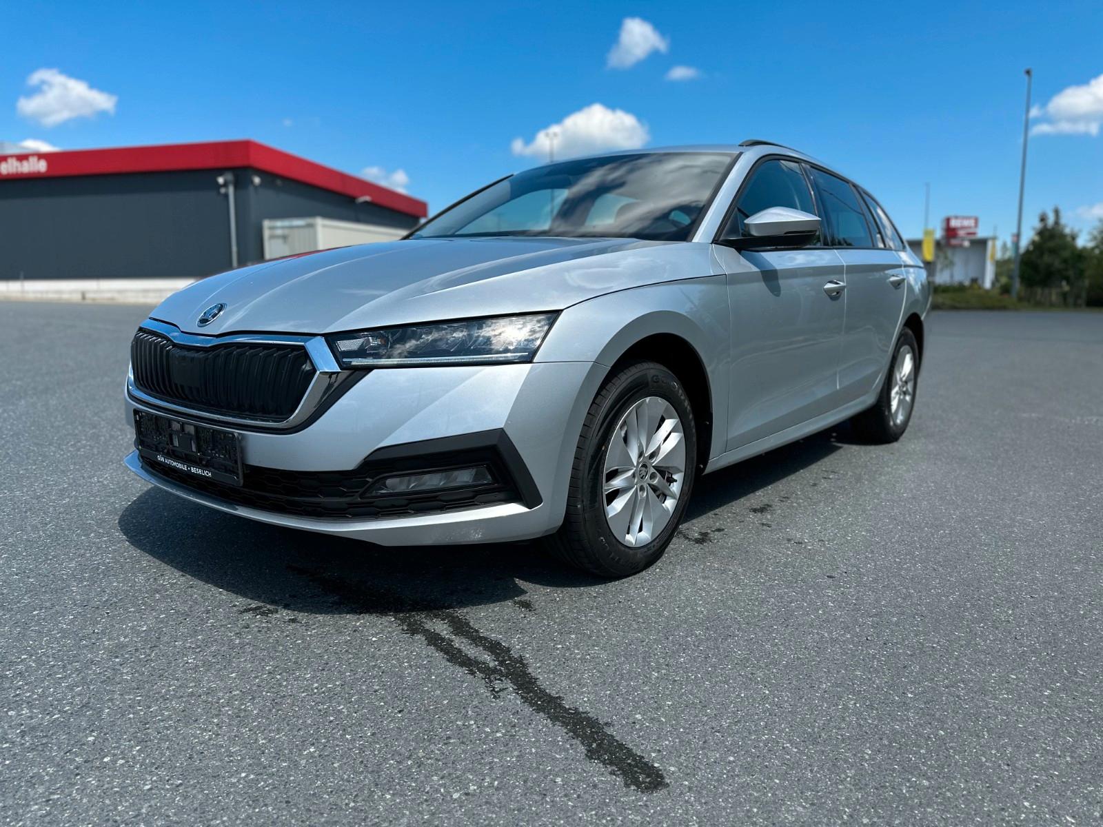 Skoda Octavia Combi 1HAND NAVI AHK ACC SHZ V+H