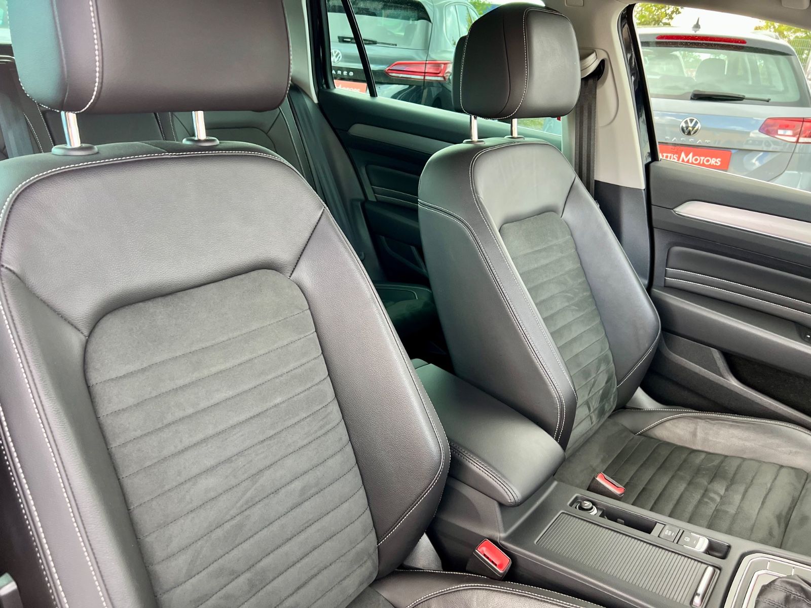 VW Passat Variant Elegance AAC AHK GZJR CARPLAY