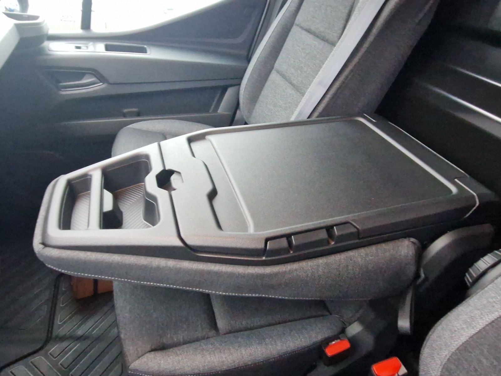 Fahrzeugabbildung Nissan Interstar NEUER Interstar Kastenwagen N-Connecta