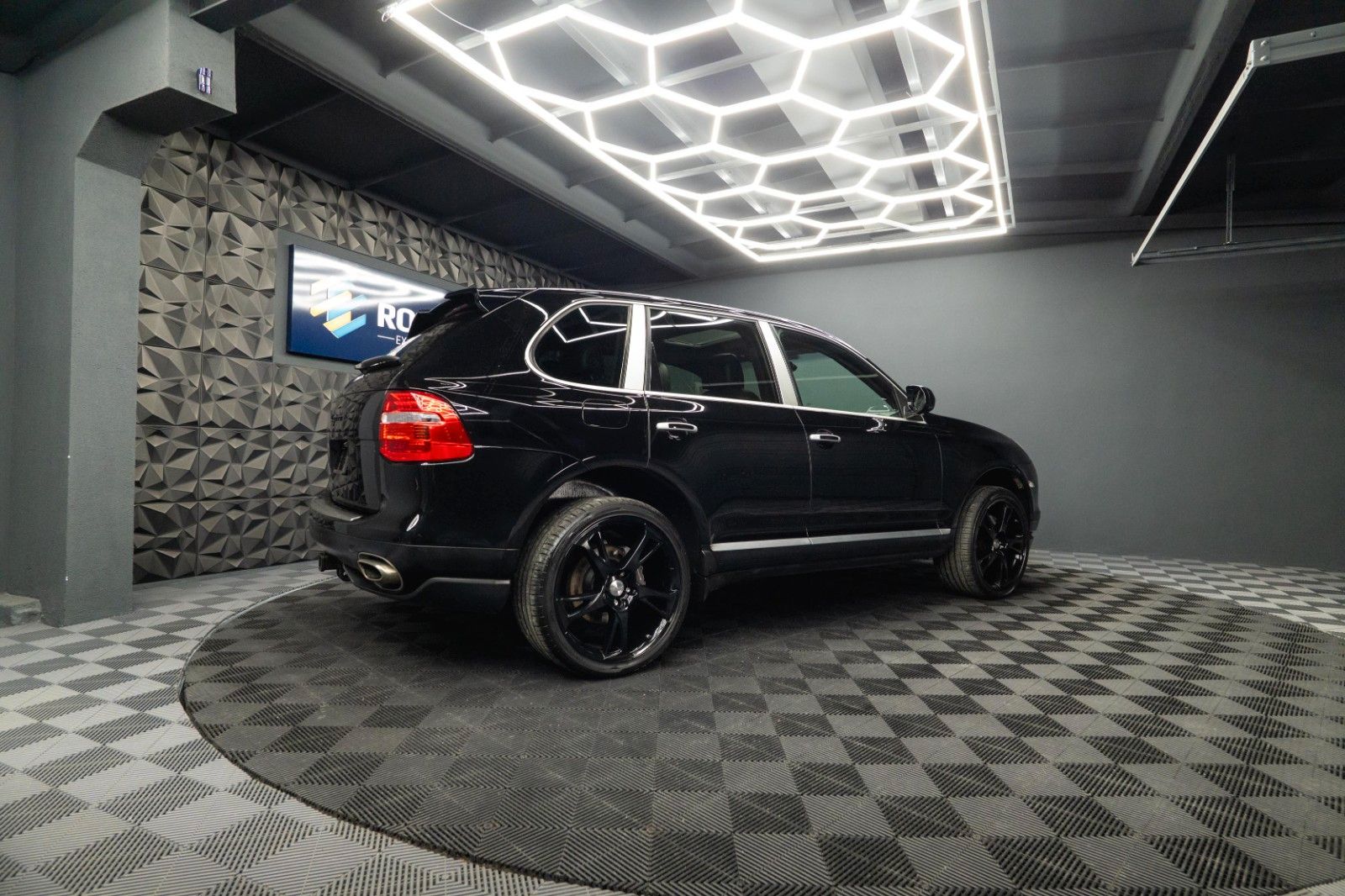 Fahrzeugabbildung Porsche Cayenne 3.6 V6 Black Edition | BOSE | 22Zoll ABT