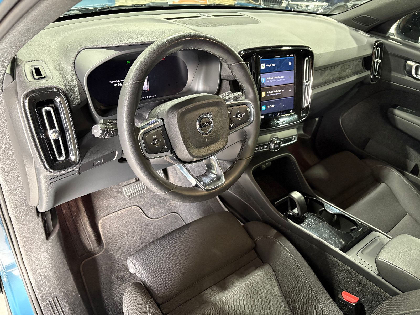 Fahrzeugabbildung Volvo XC 40 Core Plus Recharge Electric/KAMERA/CARPLAY