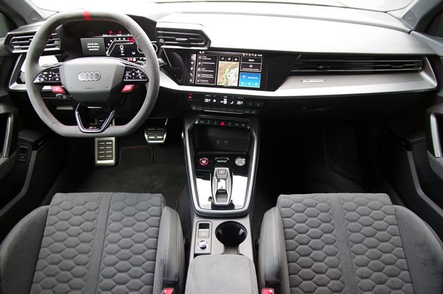 Audi RS 3 Sportback*Sporta,RS-Schalensitze,SONOS,PANO