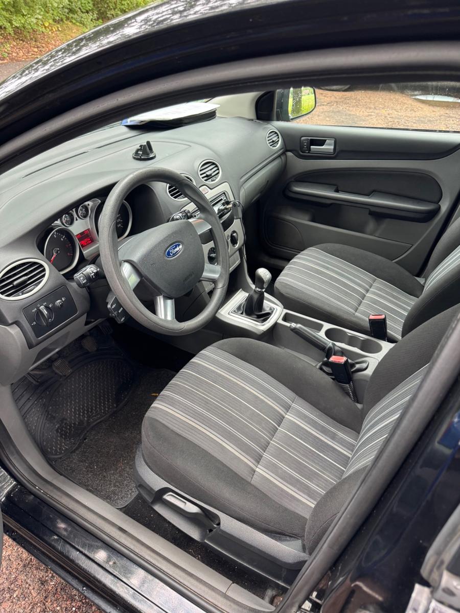 Ford Focus 2010 — photo 5