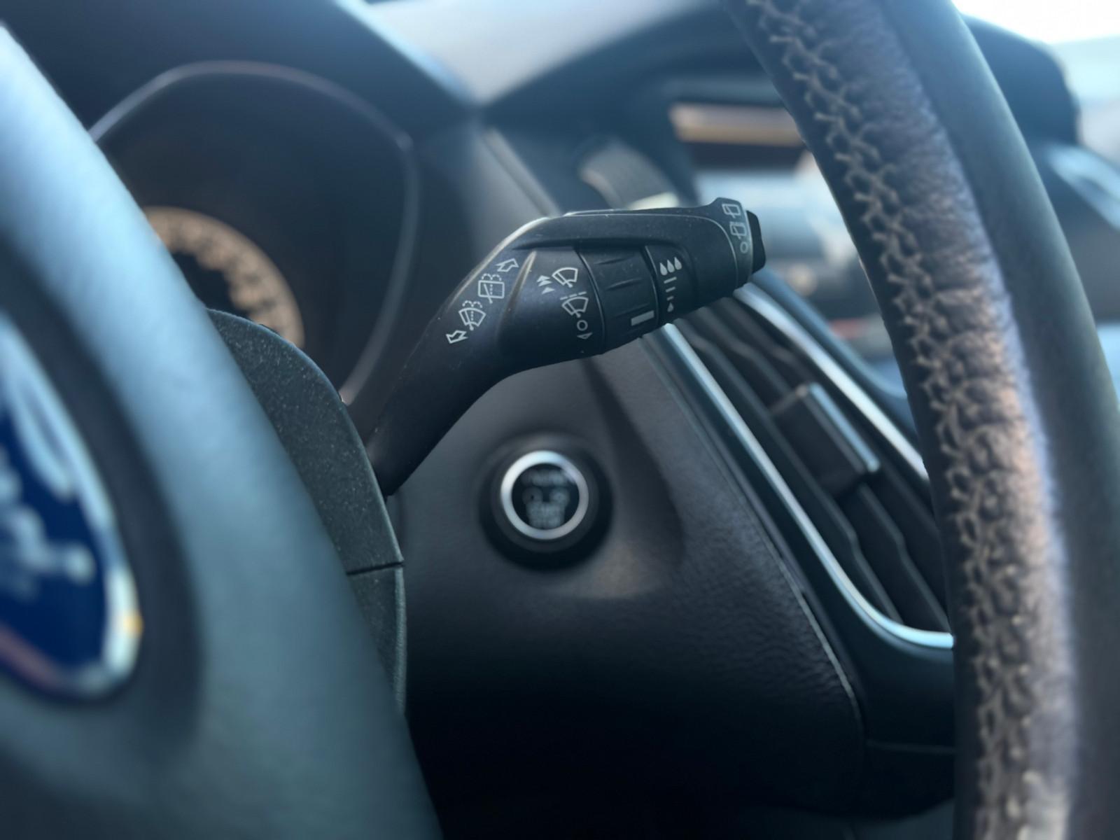 Ford Focus 2015 — photo 25