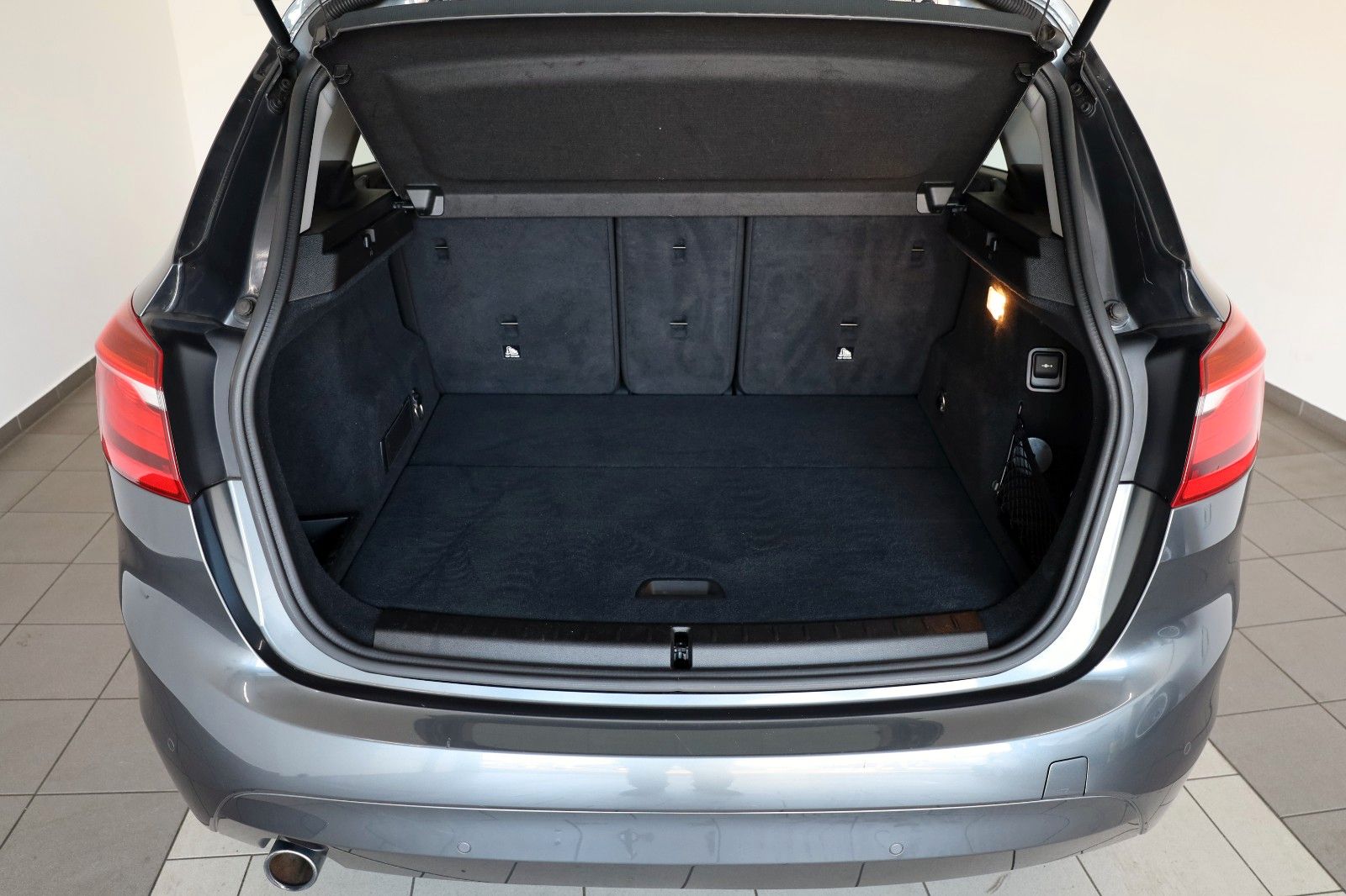 Fahrzeugabbildung BMW 218dA Active Tourer  Navi,LED,SH,PDC,SR+WR