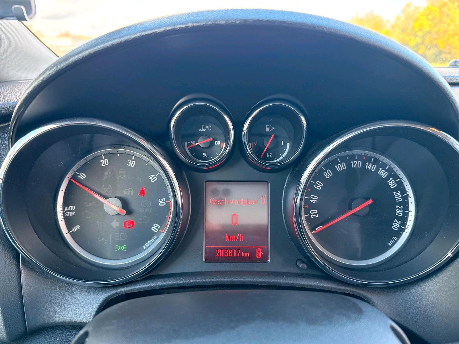 Opel Astra 2012 — photo 14