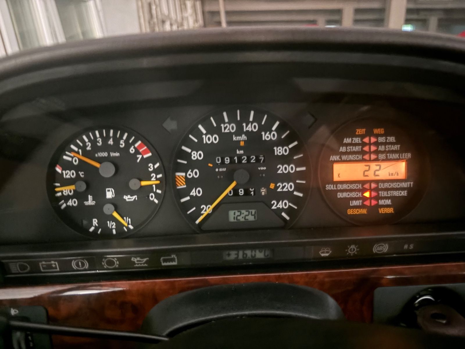 MERCEDES-BENZ 500 18