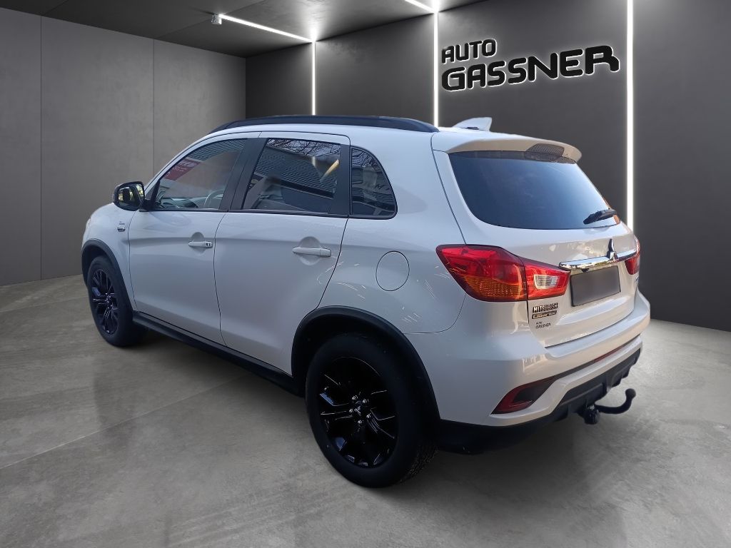 Fahrzeugabbildung Mitsubishi ASX Edit.+ Black 1.6 2WD Xenon Navi Pano AHK