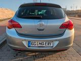 Opel Astra 1.4 Turbo Sport 103kW Sport - Opel Astra aus 2011: Turbo