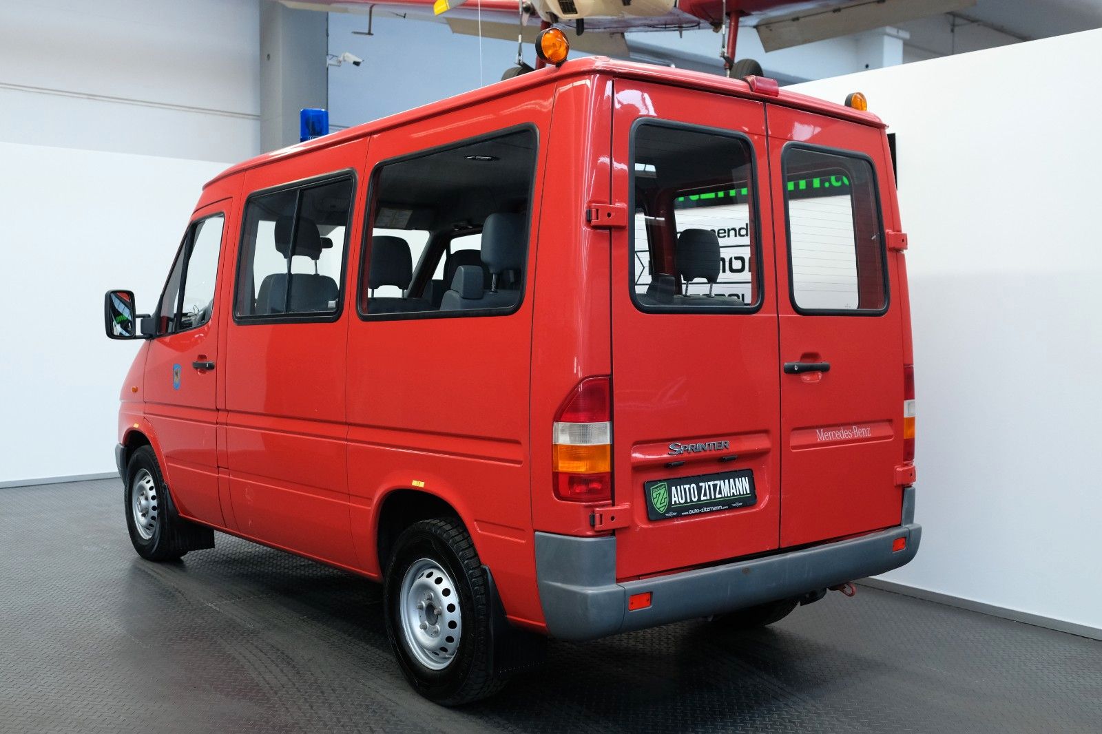 Fahrzeugabbildung Mercedes-Benz Sprinter Kombi 211 CDI 8-Sitzer EX-FEUERWEHR