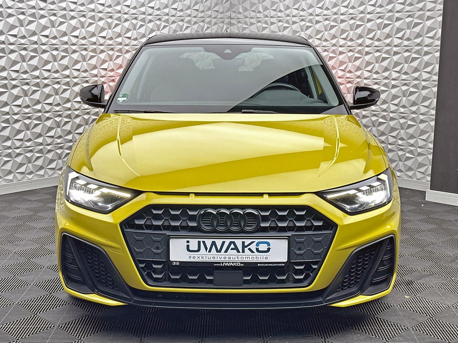 Fahrzeugabbildung Audi A1 30 TFSI S-LINE/EDITION-ONE/PDC/RCAM/VIRTUAL