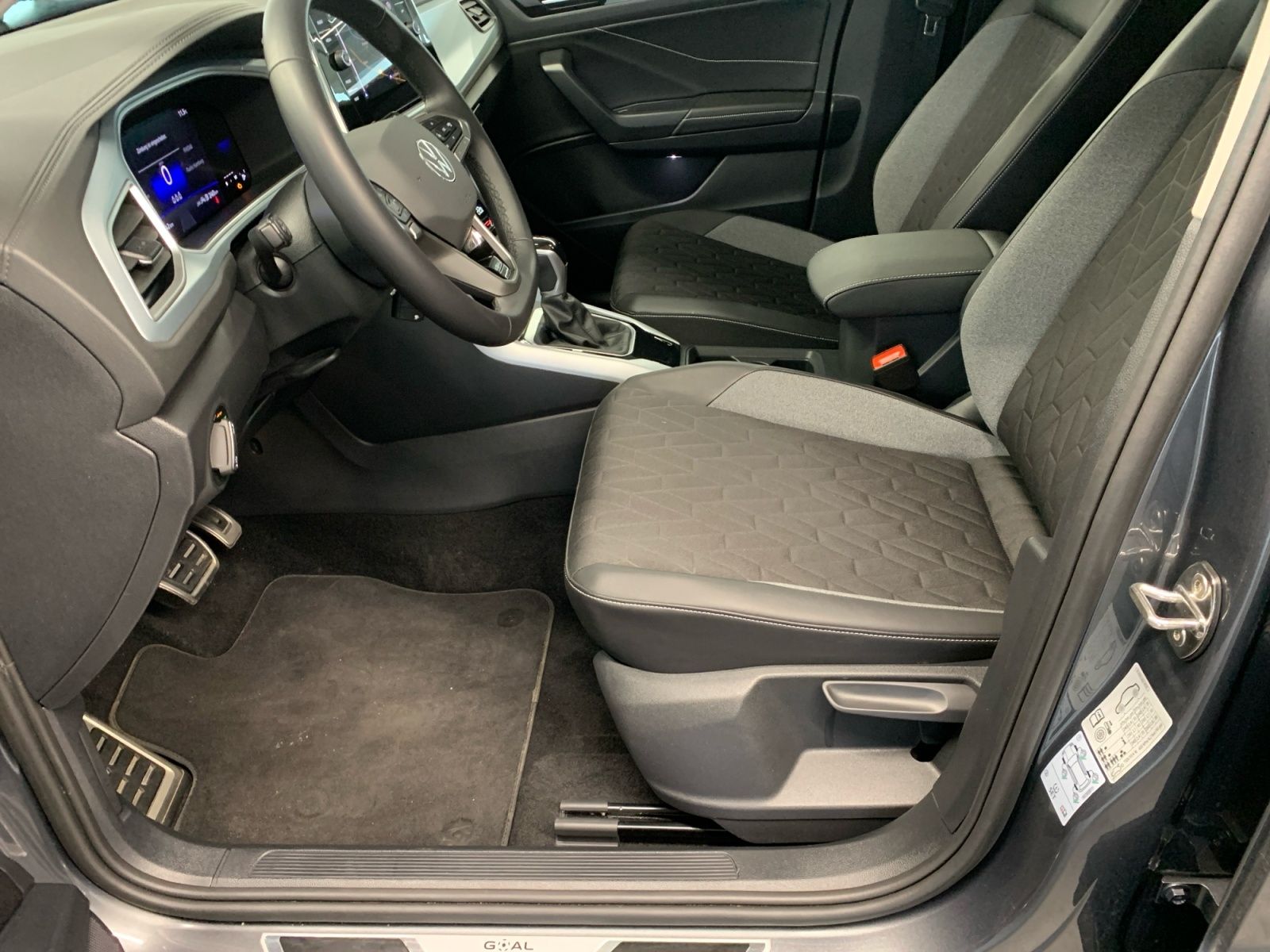 Volkswagen T-Roc - Bild 13