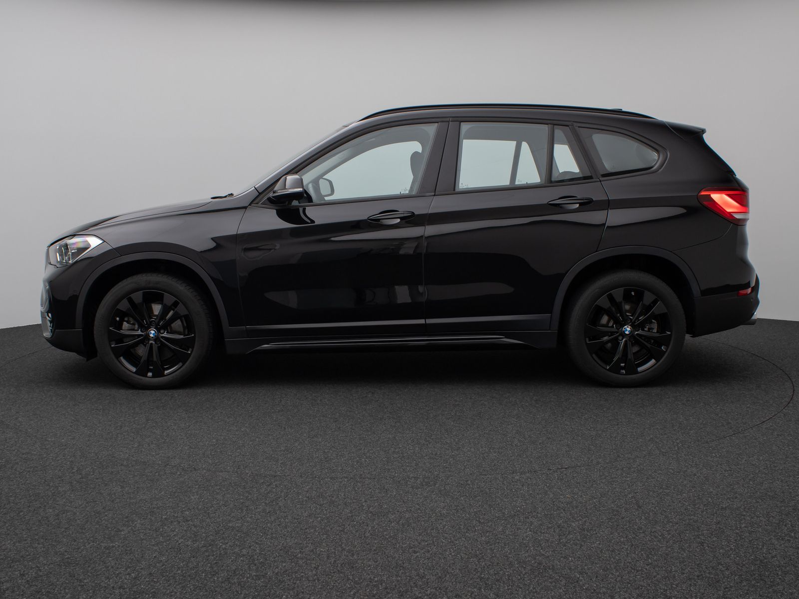 Fahrzeugabbildung BMW X1 sD20i SportLine Parkassistent Lordos DAB LED