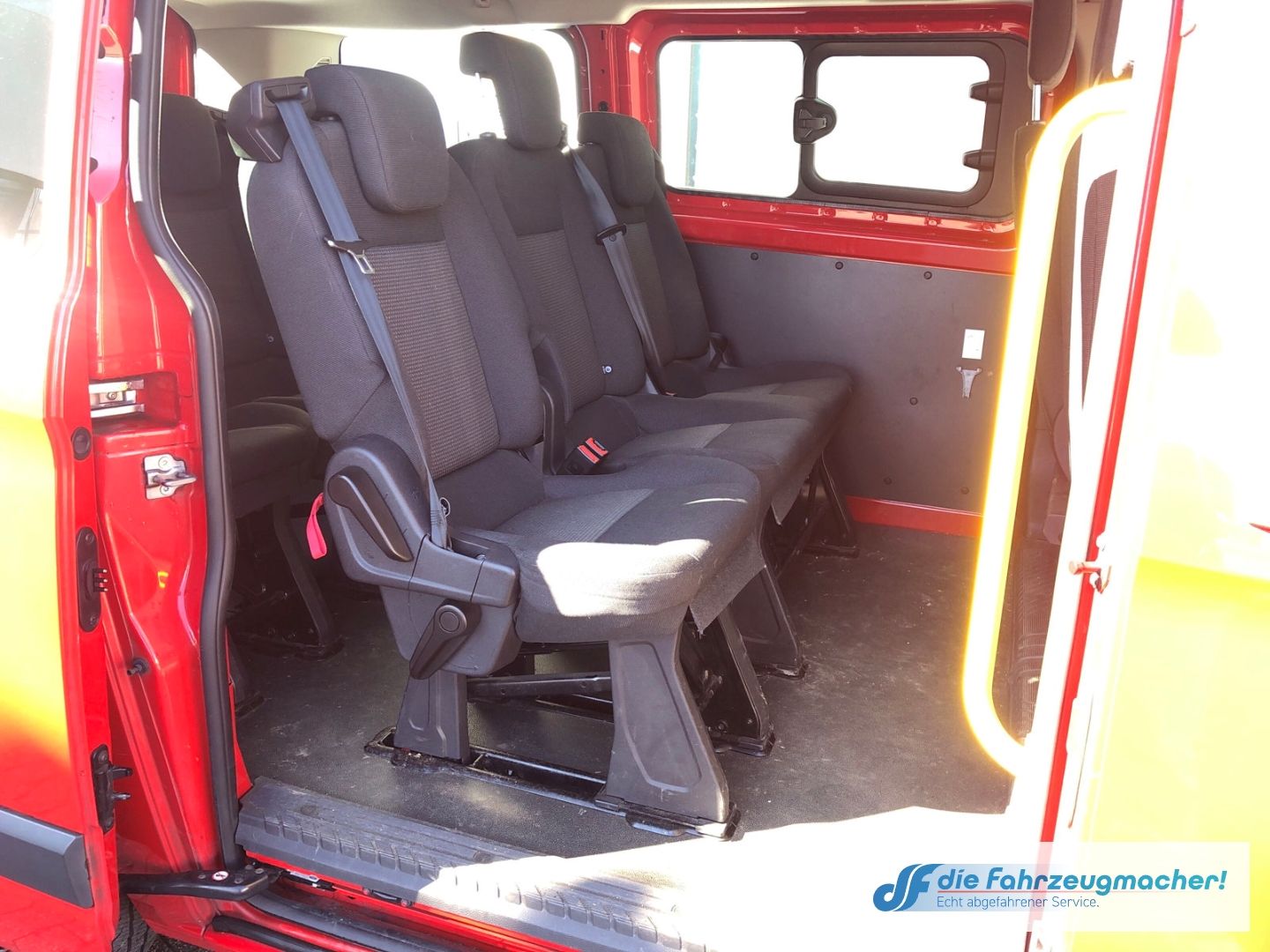 Fahrzeugabbildung Ford Transit Custom Kombi 300 L1 2.2 TDCi *2545