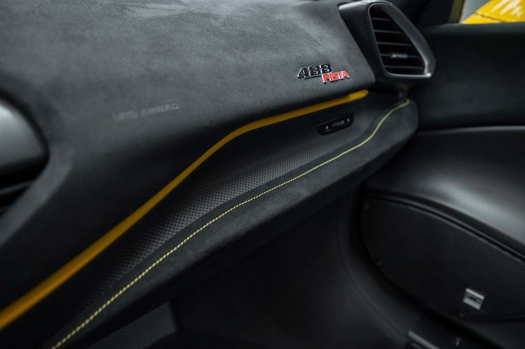 488 Pista Coupe YELLOW FULL CARBON FIBRE - Bild 26
