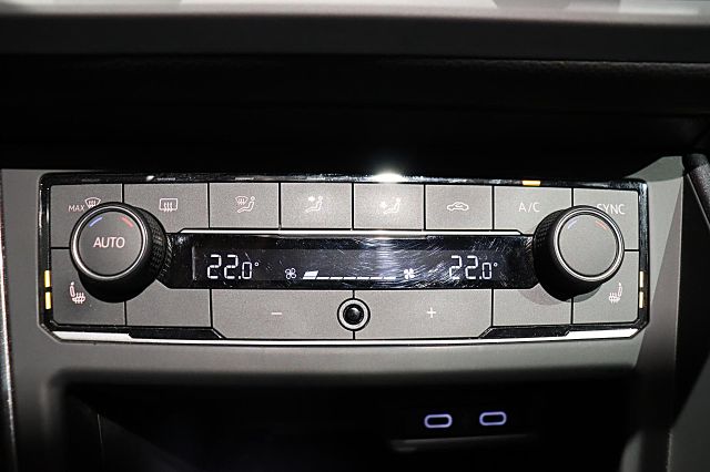 Polo GTI 2.0 TSI DSG ACC Navi Schiebedach LED SP