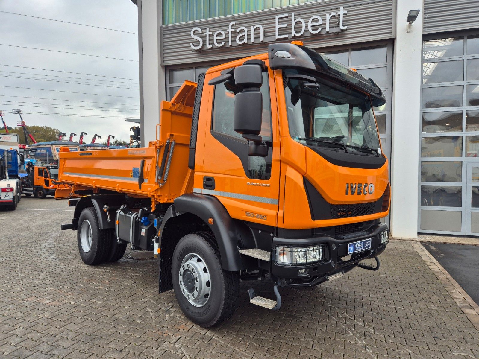 Fahrzeugabbildung Iveco ML150E28W 4x4 Meiller Dreiseitenkipper 2xAHK