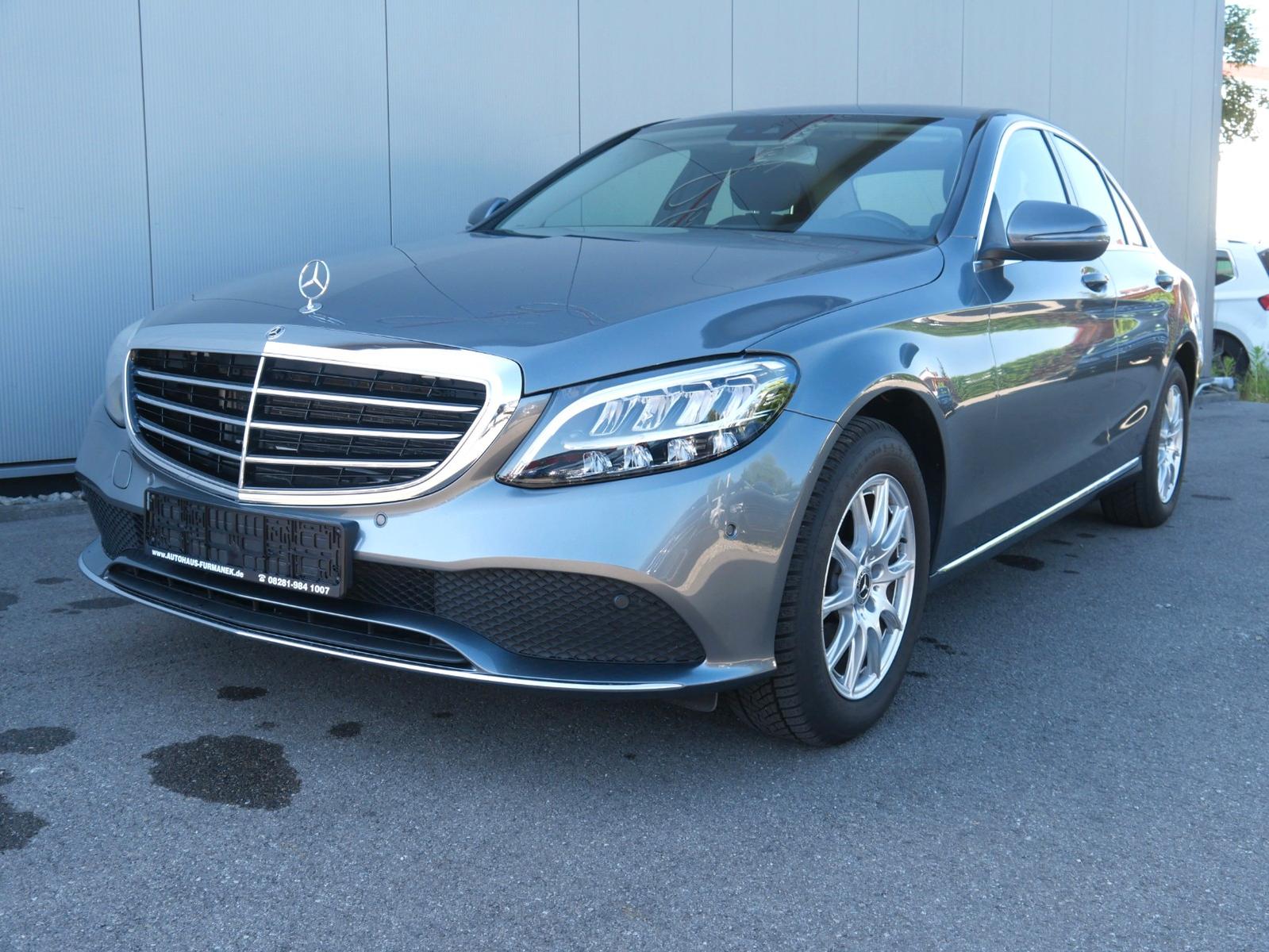 Mercedes-Benz C 180 CGI Lim. Exclusive NAVI/LED/AHK/RFK