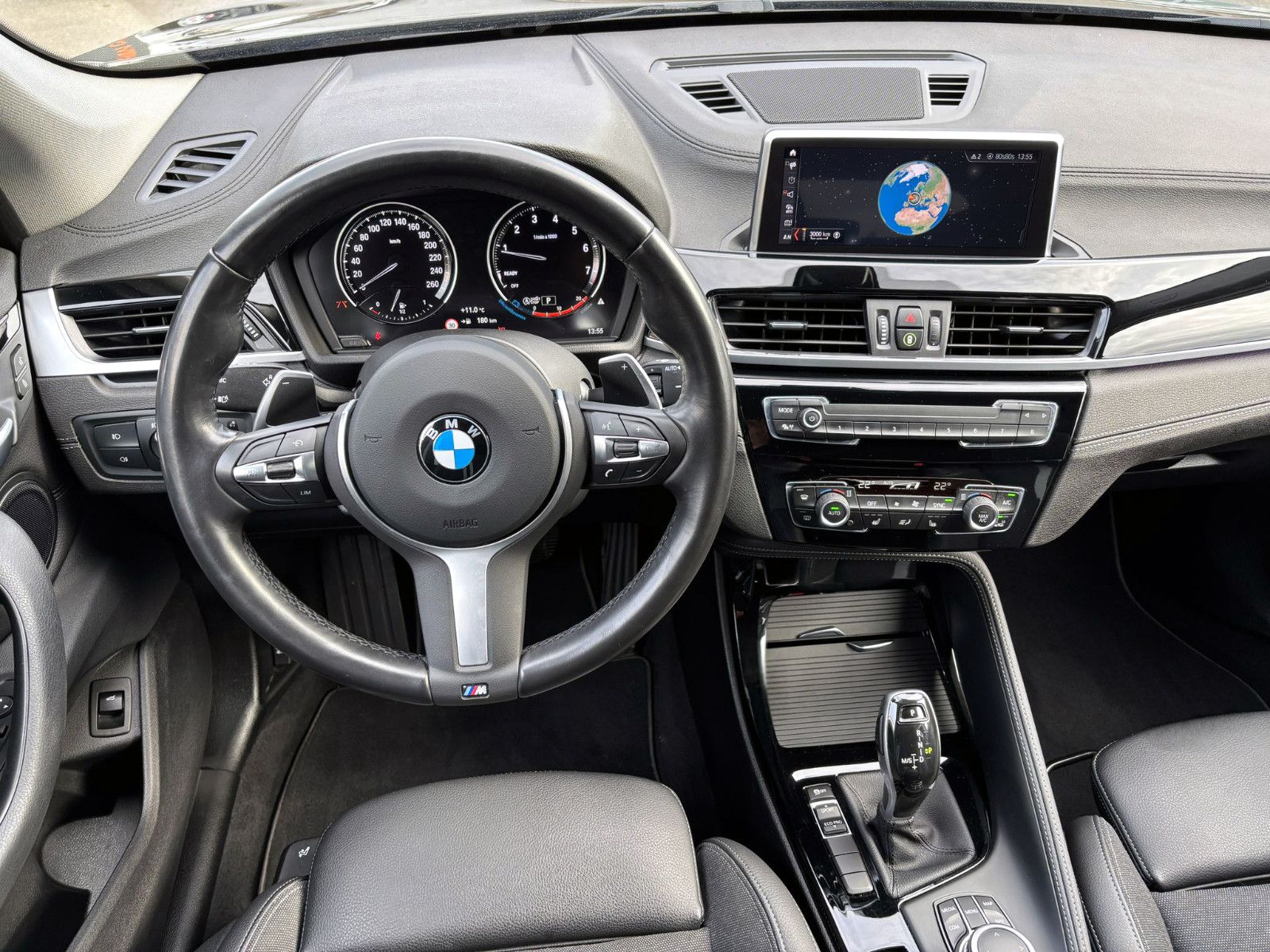 Fahrzeugabbildung BMW X1 sDrive 20i Sport-Line LED SHZ PDC KAM TEMP BT