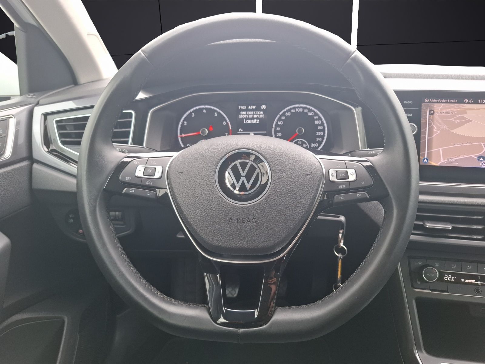 Fahrzeugabbildung Volkswagen Polo TSI Highline Navi Climatronic ACC PDC SH LM