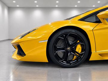 صورة 5 لـ 2012 Lamborghini AVENTADOR