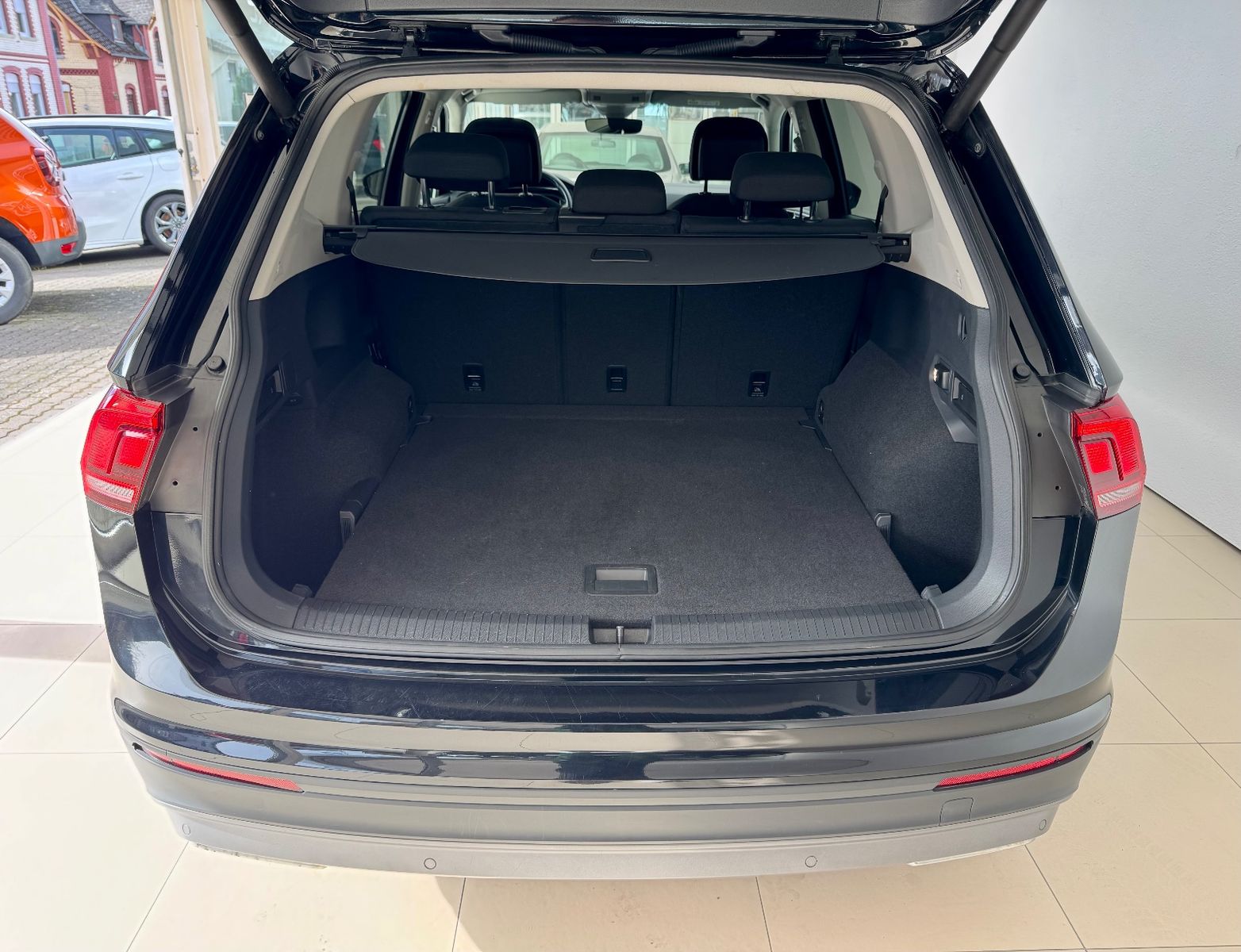 Fahrzeugabbildung Volkswagen Tiguan Allspace Comfortline 4Motion*Autom.*Navi*