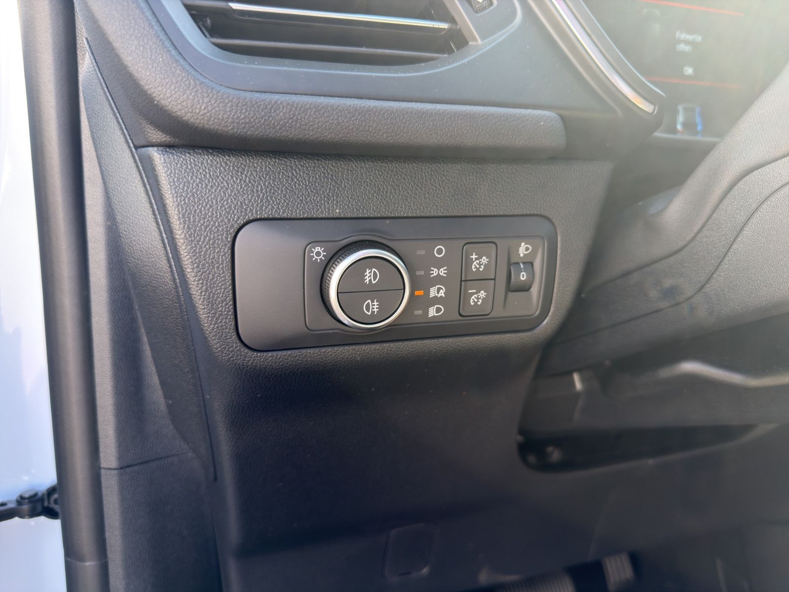 Fahrzeugabbildung Ford Kuga Titanium/Pano/Shz/LenkrdHZ/Rückfahrkamera
