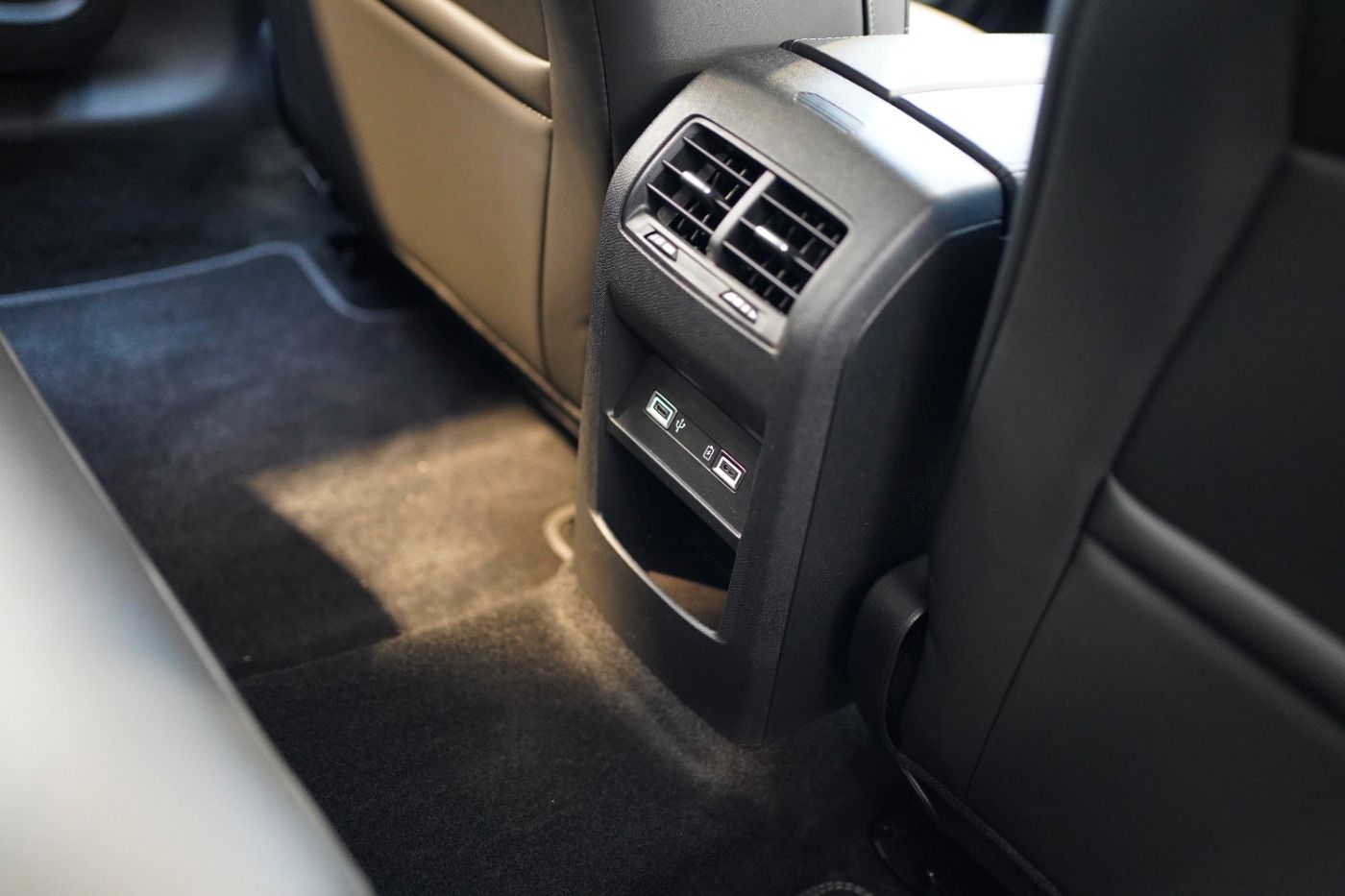 Fahrzeugabbildung Citroën C5 X PureTech 180 EAT8 Shine Pack Automatik Navi