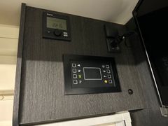 Fahrzeugabbildung Roller Team Kronos 295 TL Hub-Bett SAT TV 5 Schlafplätze