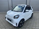 Smart ForTwo Cabrio/EQ Passion 22KW NAVI PDC Dach rot