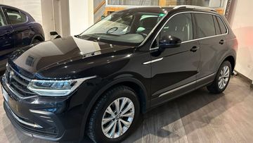 Volkswagen Tiguan - 1