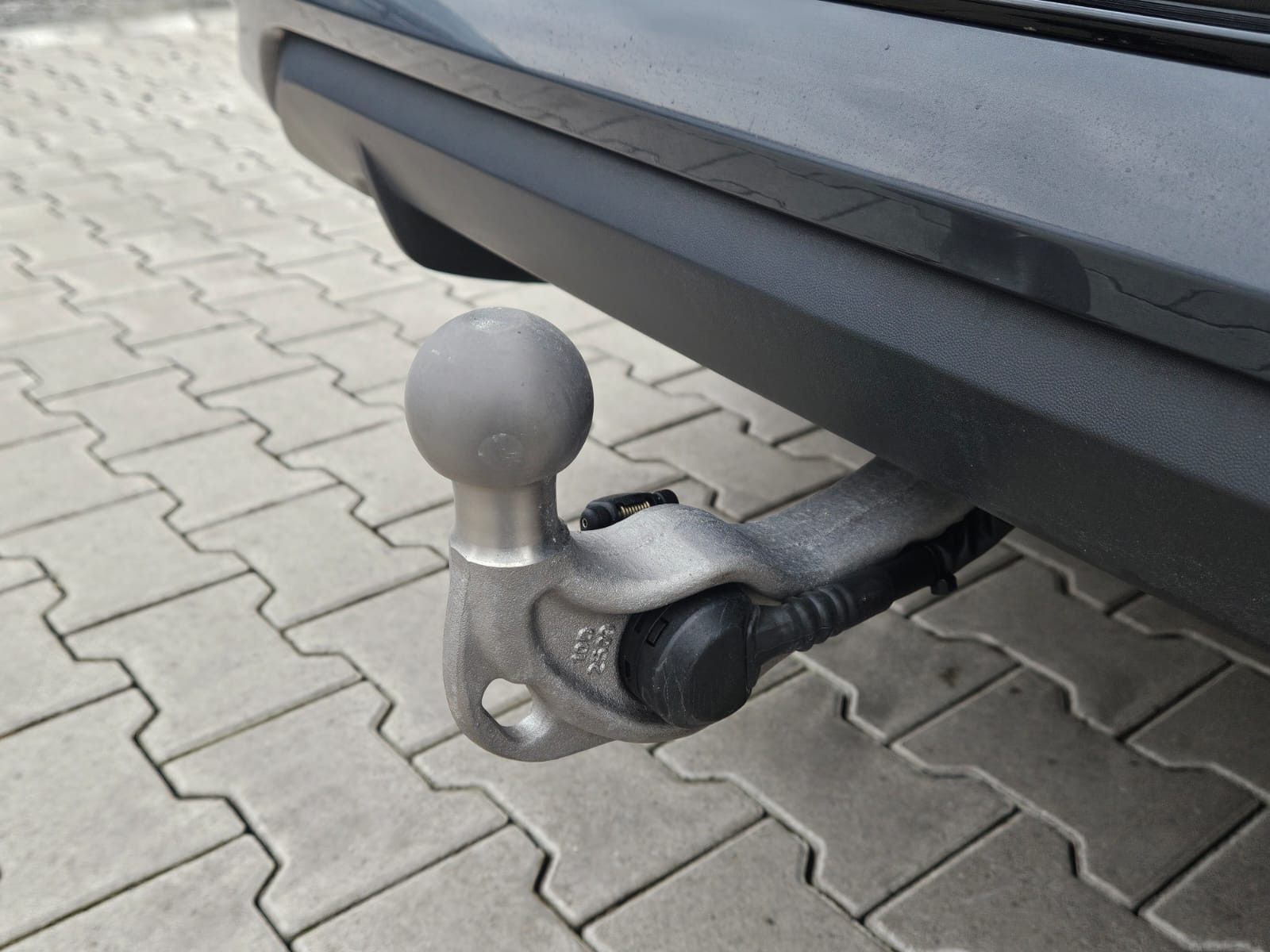 Fahrzeugabbildung Volkswagen Tayron 2.0 TDI 4M R-Line BLACK*7Si*MATRIX*PANO