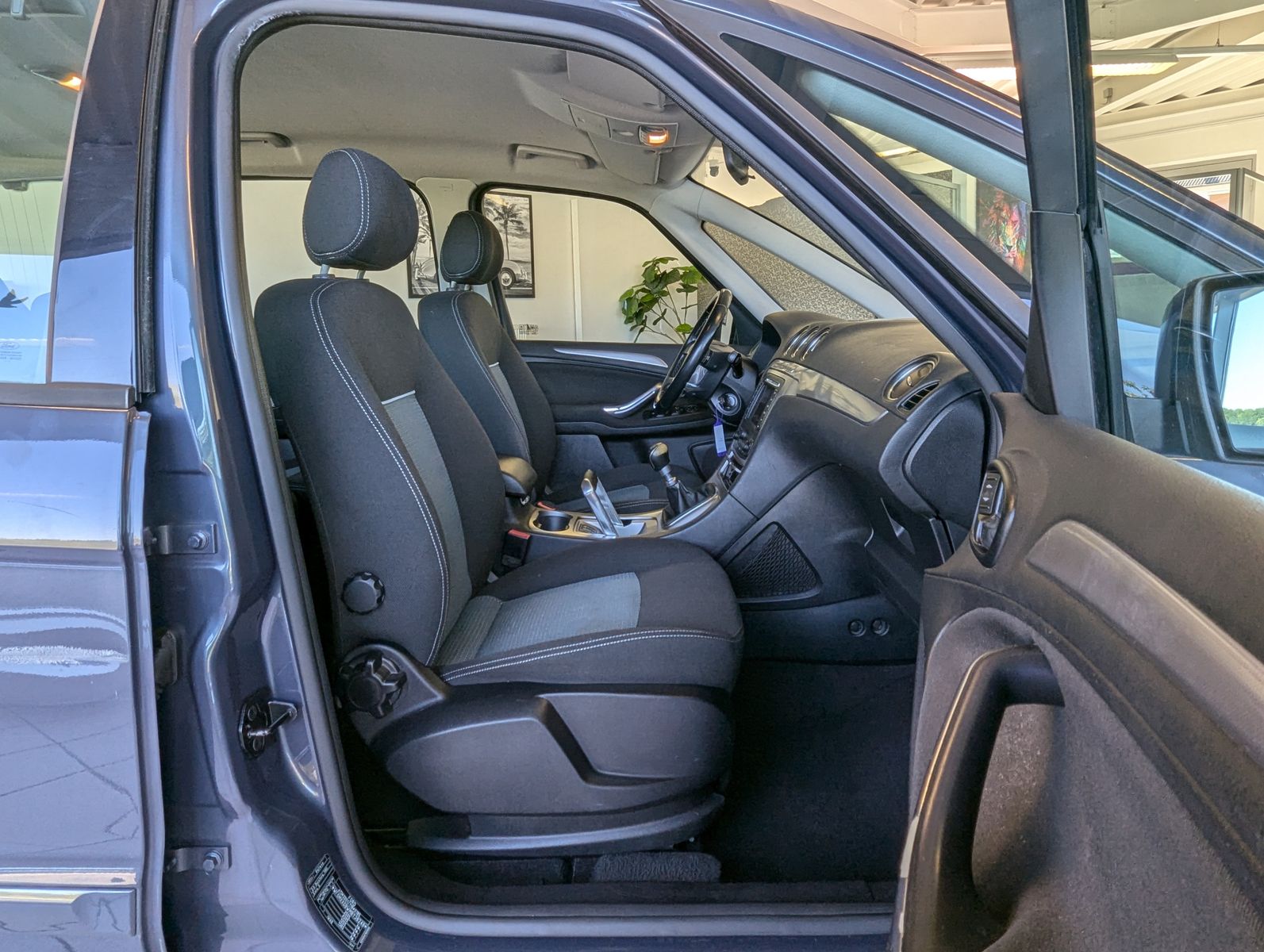 FORD Galaxy 2.0 TDCi Navi 7-Sitze Traveller-Paket SHZ - Image 17