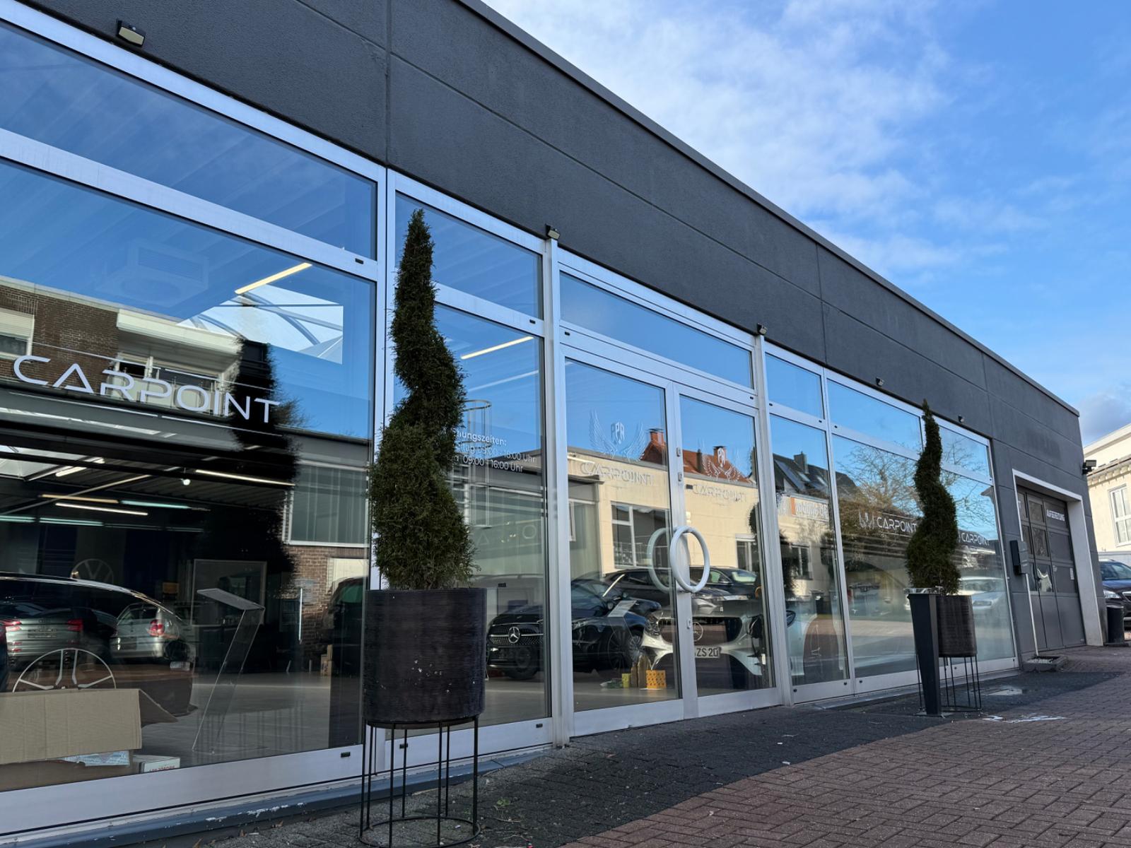 showroom-image-bottom