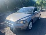 Volvo V50 Kombi D5 Kinetic - Volvo V50: Scheckheftgepflegt
