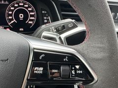 Fahrzeugabbildung Audi RS6 Avant 4.0 TFSI AHK Leder 22"Alu * 800 PS *