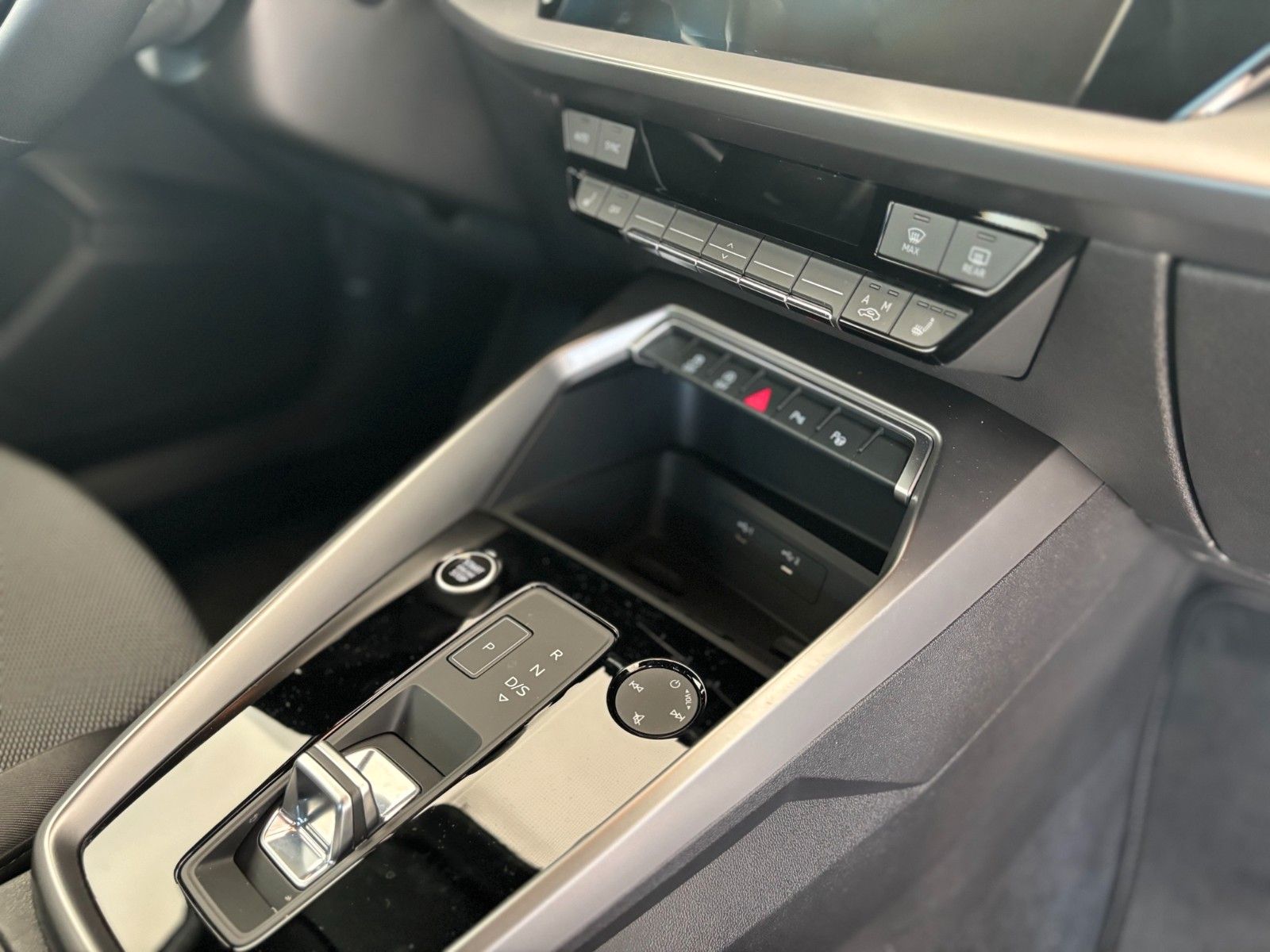Fahrzeugabbildung Audi A3 Sportback 30 TFSI basis