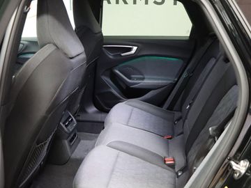 Fahrzeugverkauf 23 Audi A5 Avant TDI 150 kW S-Line Black Matrix Display