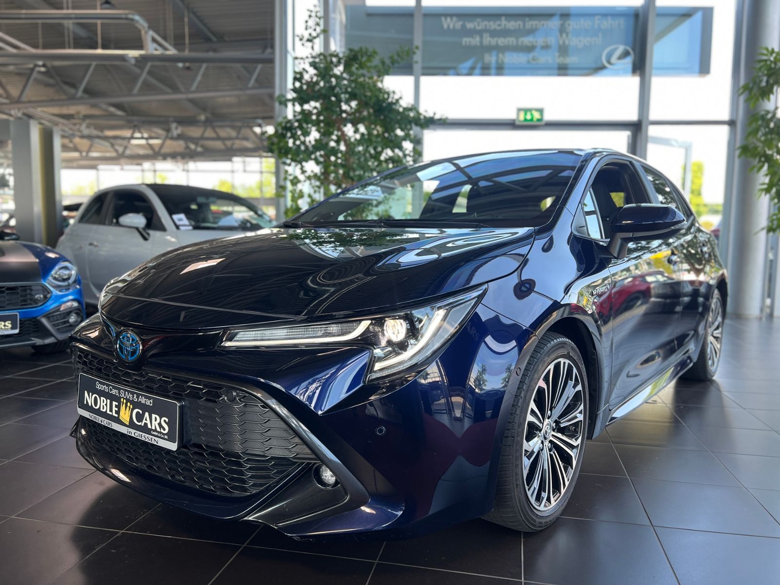 Fahrzeugabbildung Toyota Corolla 2.0 Hybrid Team D JBL LED RFK NAVI SHZ