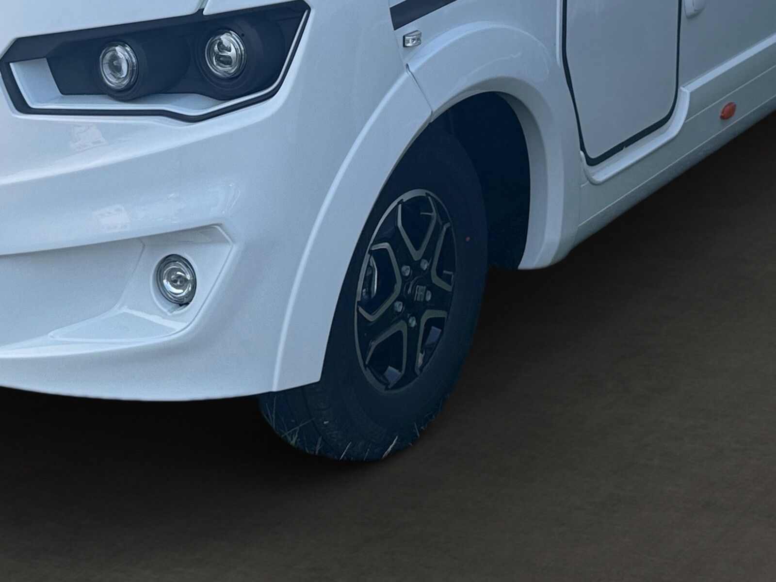 Fahrzeugabbildung Eura Mobil Integra Line IL 720 EB Mondial Pakete, Backofen