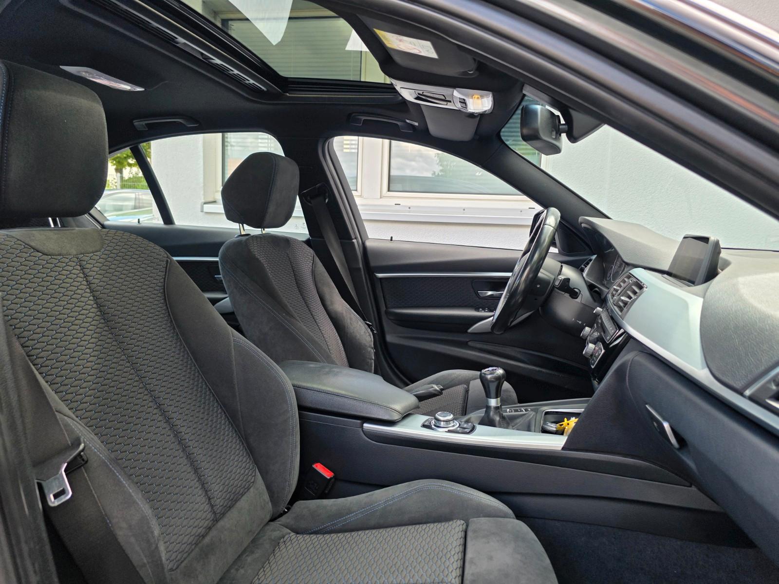 BMW 320 i M Sport*1.Hand*Scheckheft gepflegt*Ambient