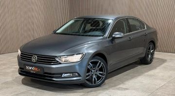 Volkswagen Passat - 1