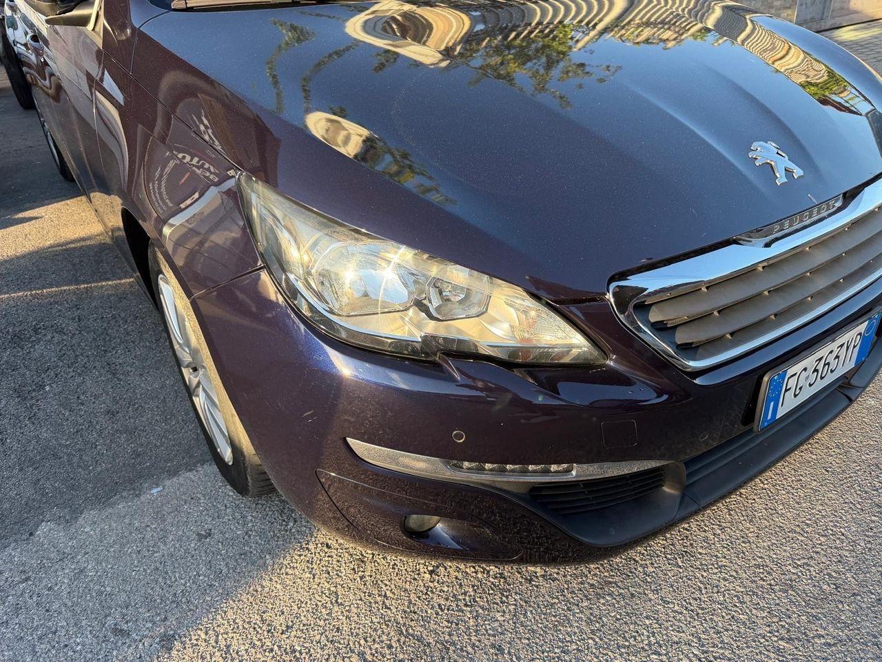 Peugeot 308 2015 — photo 8